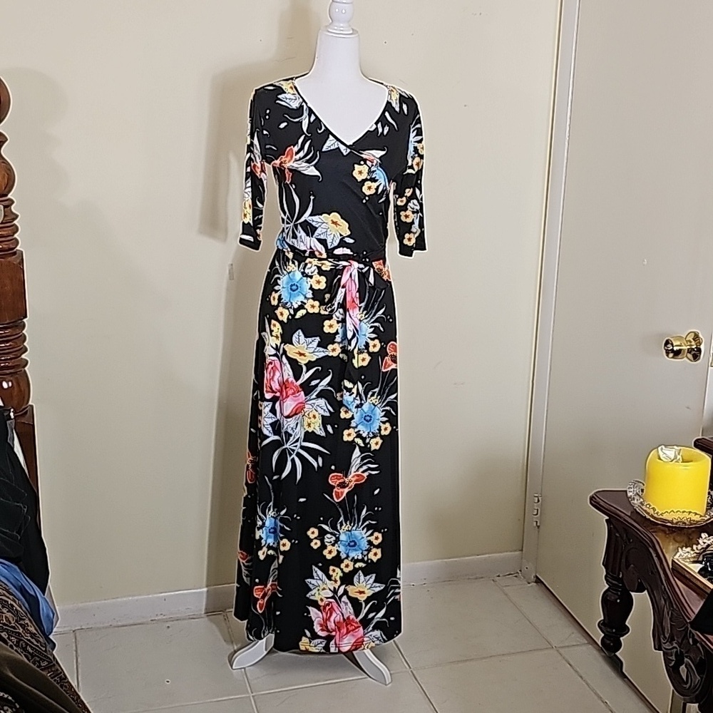 Kranda Women's  1/4 Sleeves V-neck Floral Print Maxi Dress Size M